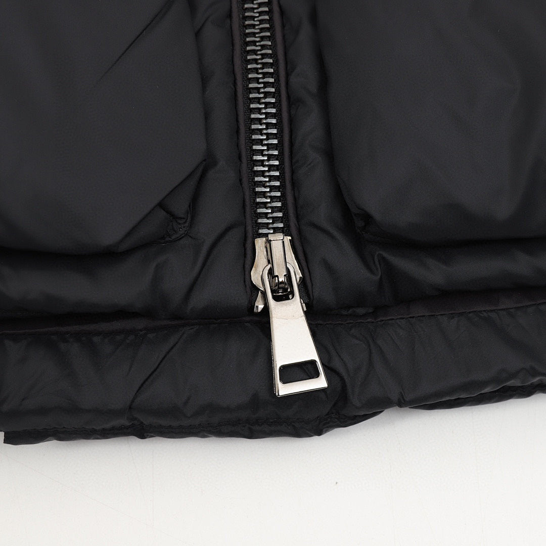Moncler Raxxy 3D-Quilted Down Jacket - Black - detail 3
