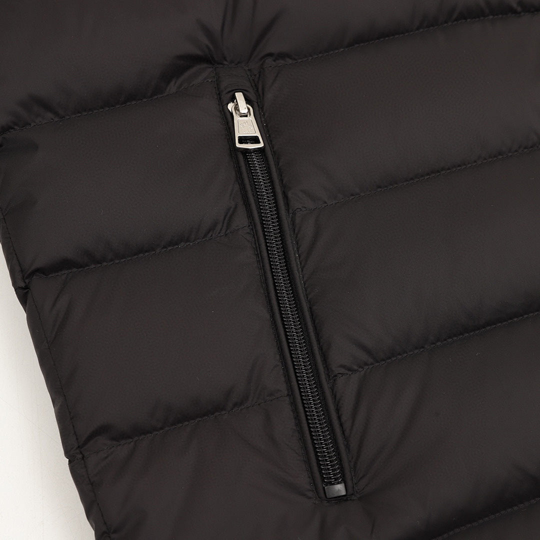 Moncler Horizontal-Quilt Hooded Down Jacket - Black - detail 2