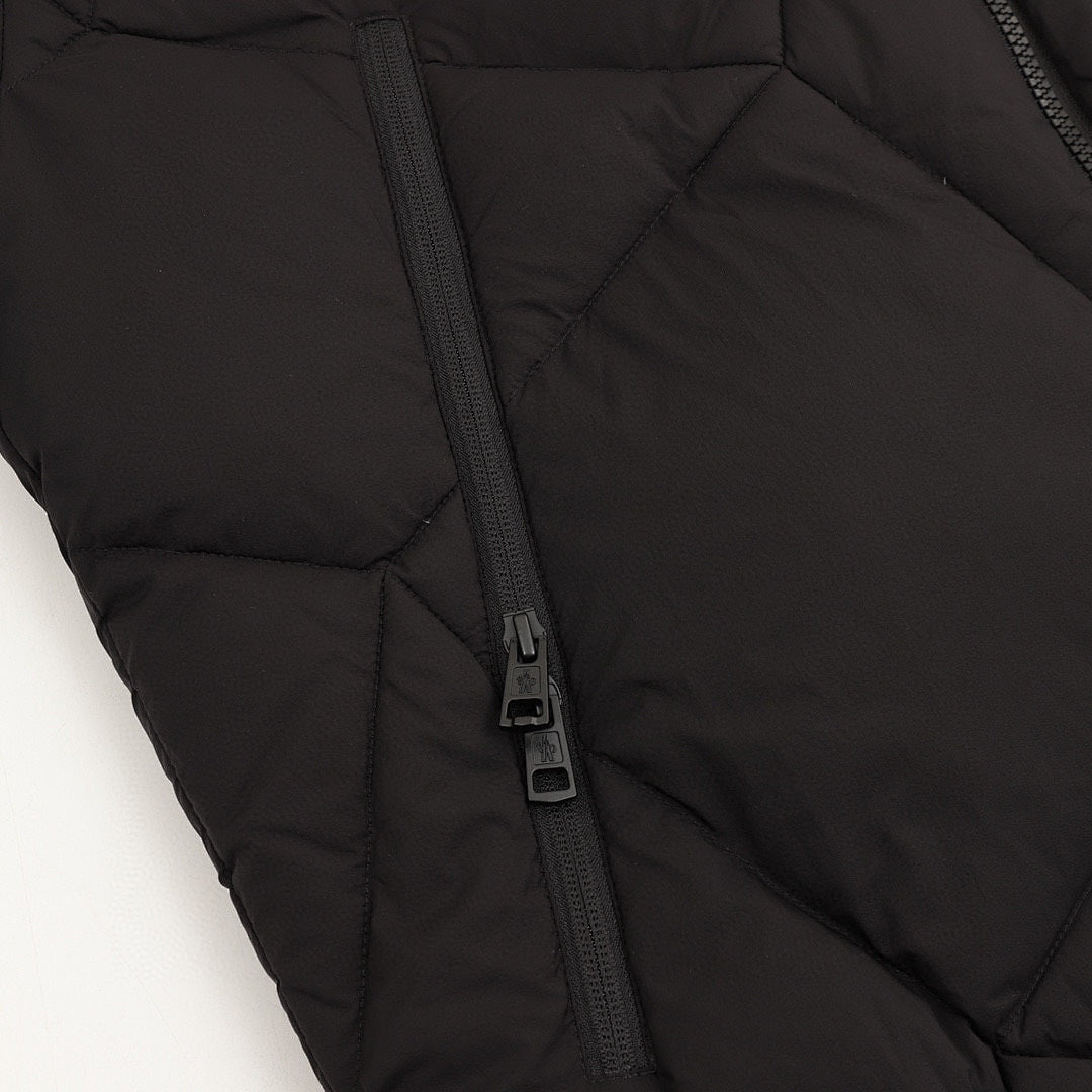 Moncler Geometric-Quilt Stand-Collar Down Jacket - Black - detail 2