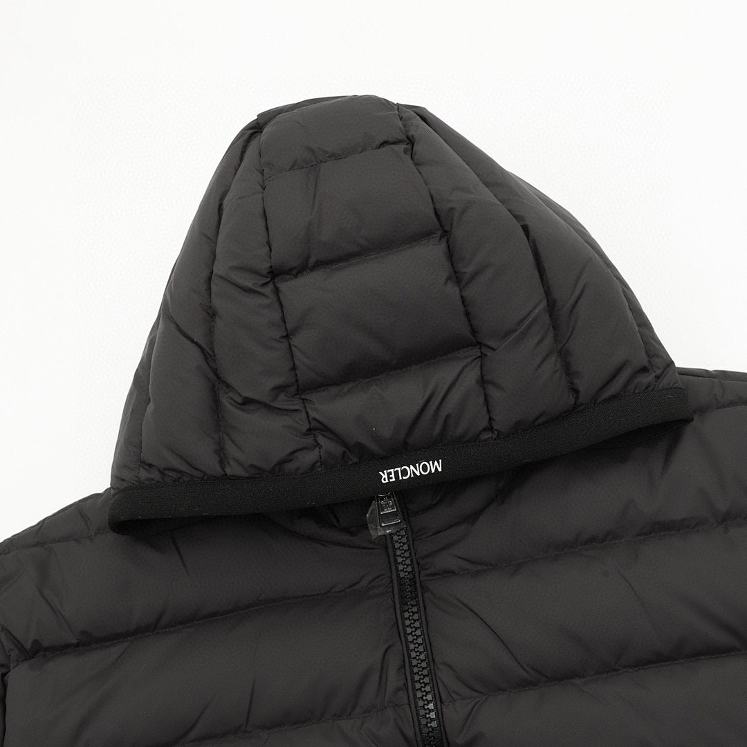 Moncler Lightweight Letter-Trim Hooded Down Jacket - Black - detail 1