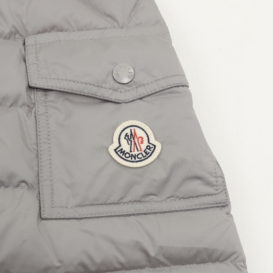 Moncler Lightweight Letter-Trim Hooded Down Jacket - Gray - detail 2