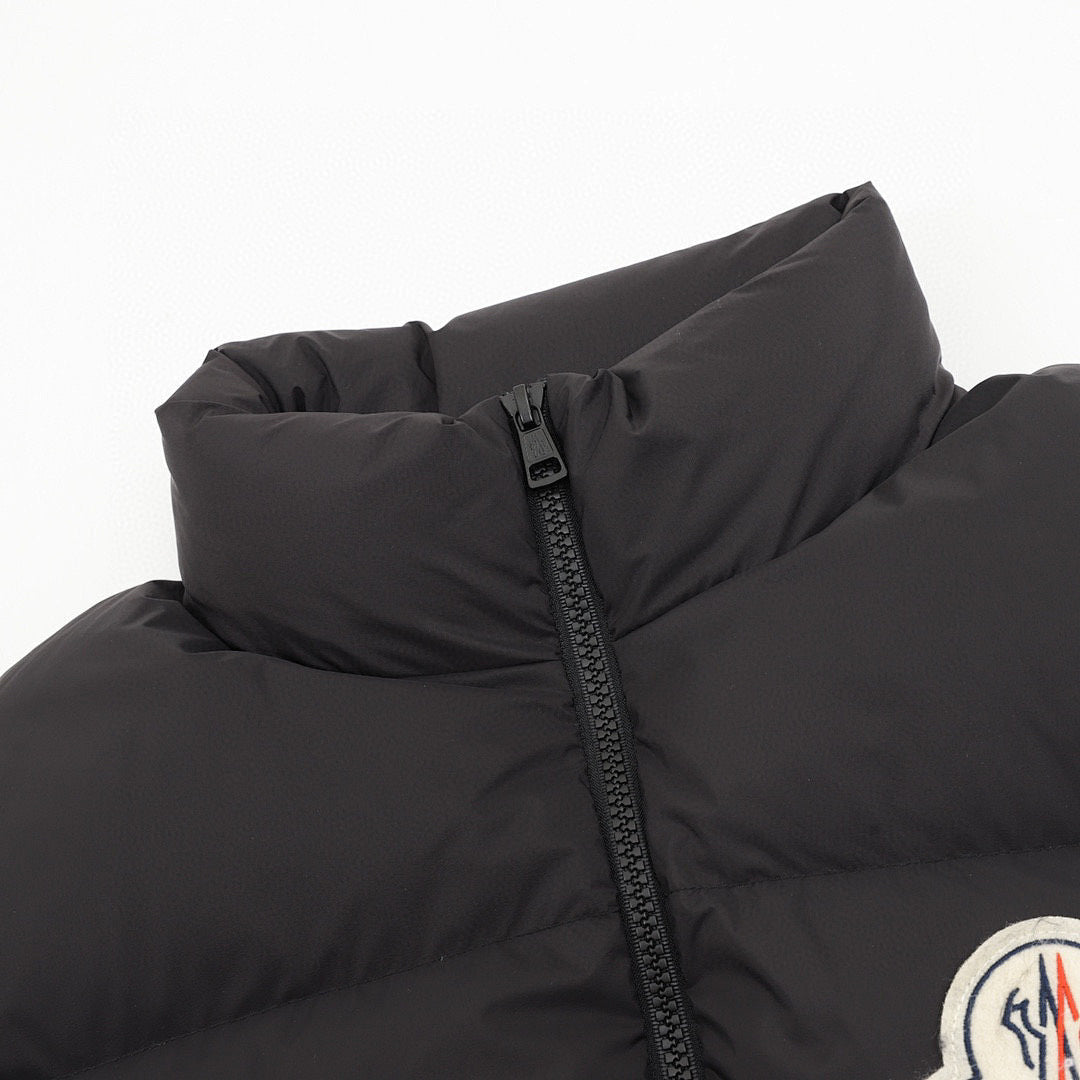 Moncler Alma Stand-Collar Down Vest - Black - detail 1
