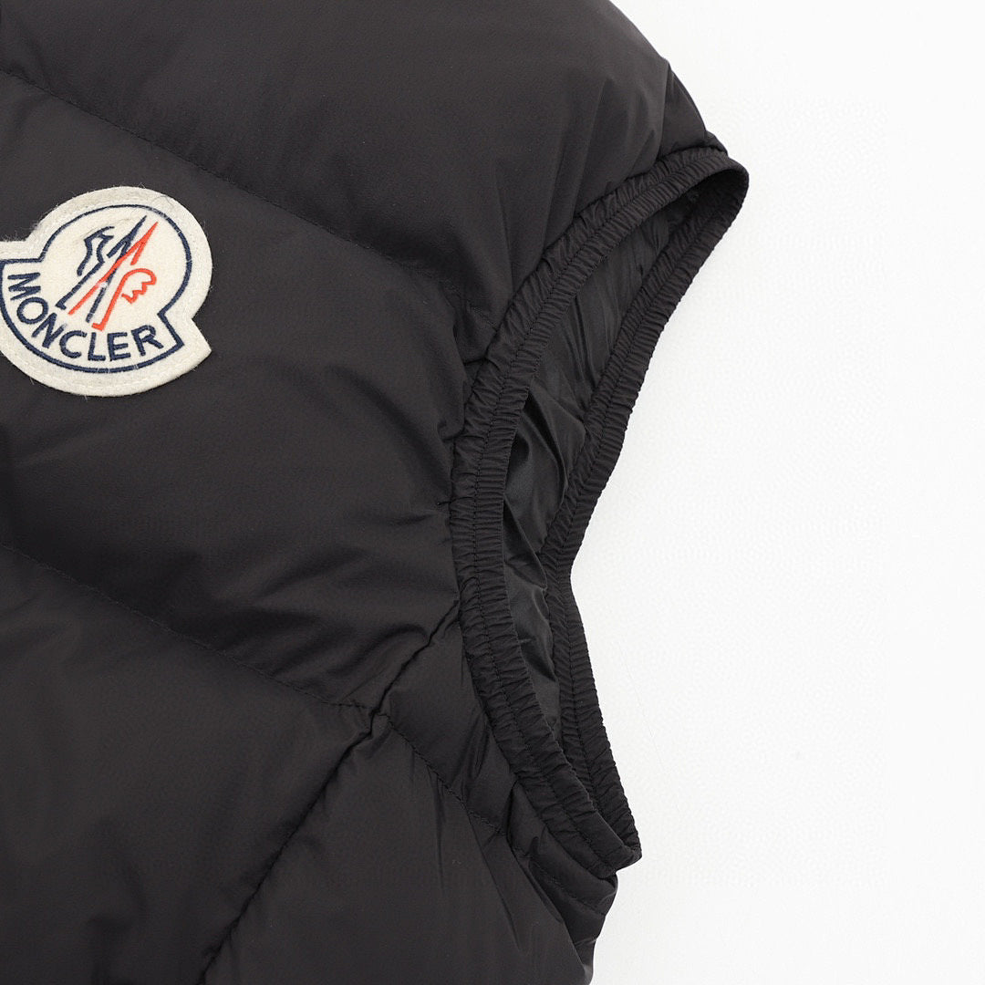 Moncler Alma Stand-Collar Down Vest - Black - detail 3