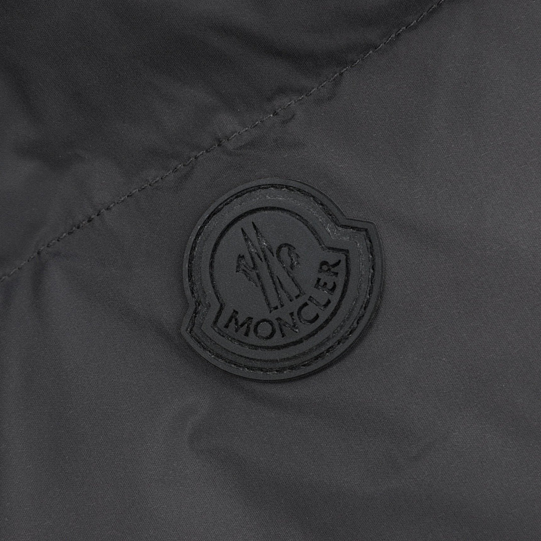 Moncler Embossed-Placket Hooded Down Jacket - Gray - detail 3