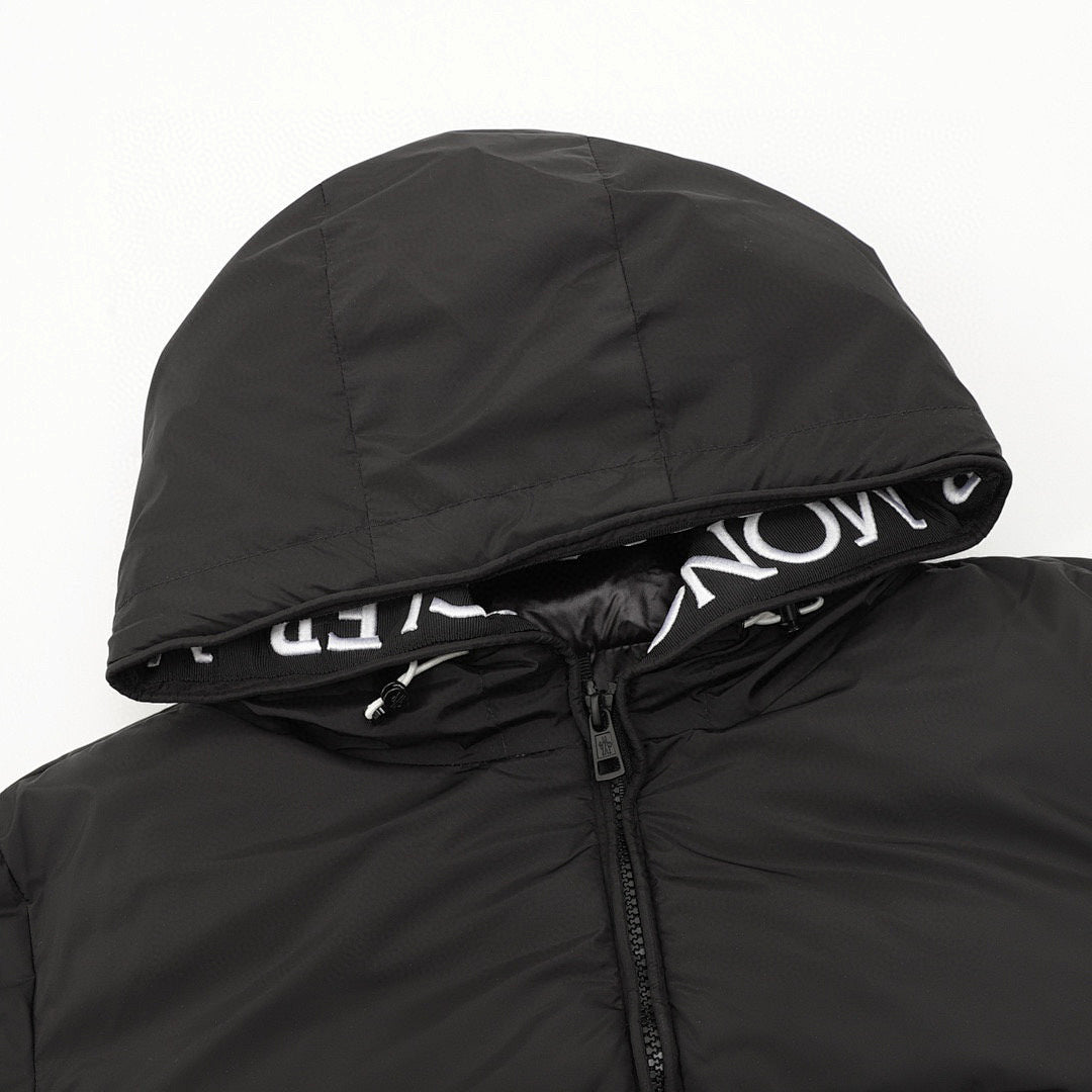 Moncler Letter-Trim Hooded Down Jacket - Black - detail 1